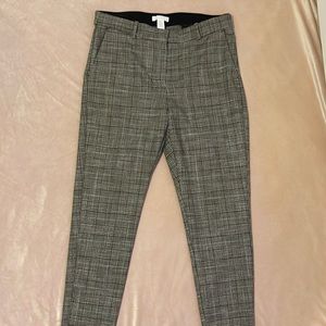 H&M black, tan, white, and black plaid slacks